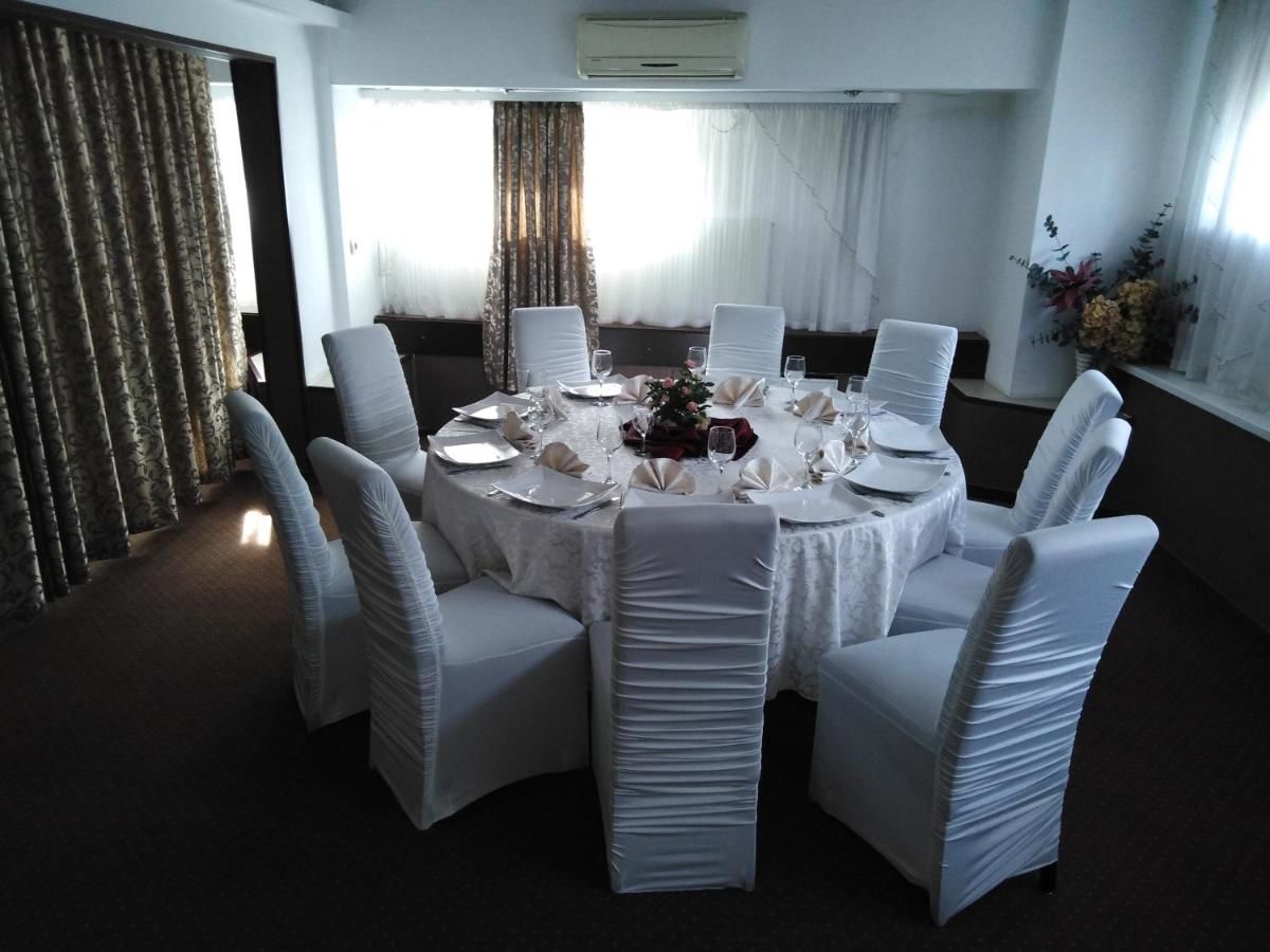 Отель Hotel Apollo - Central Сибиу
