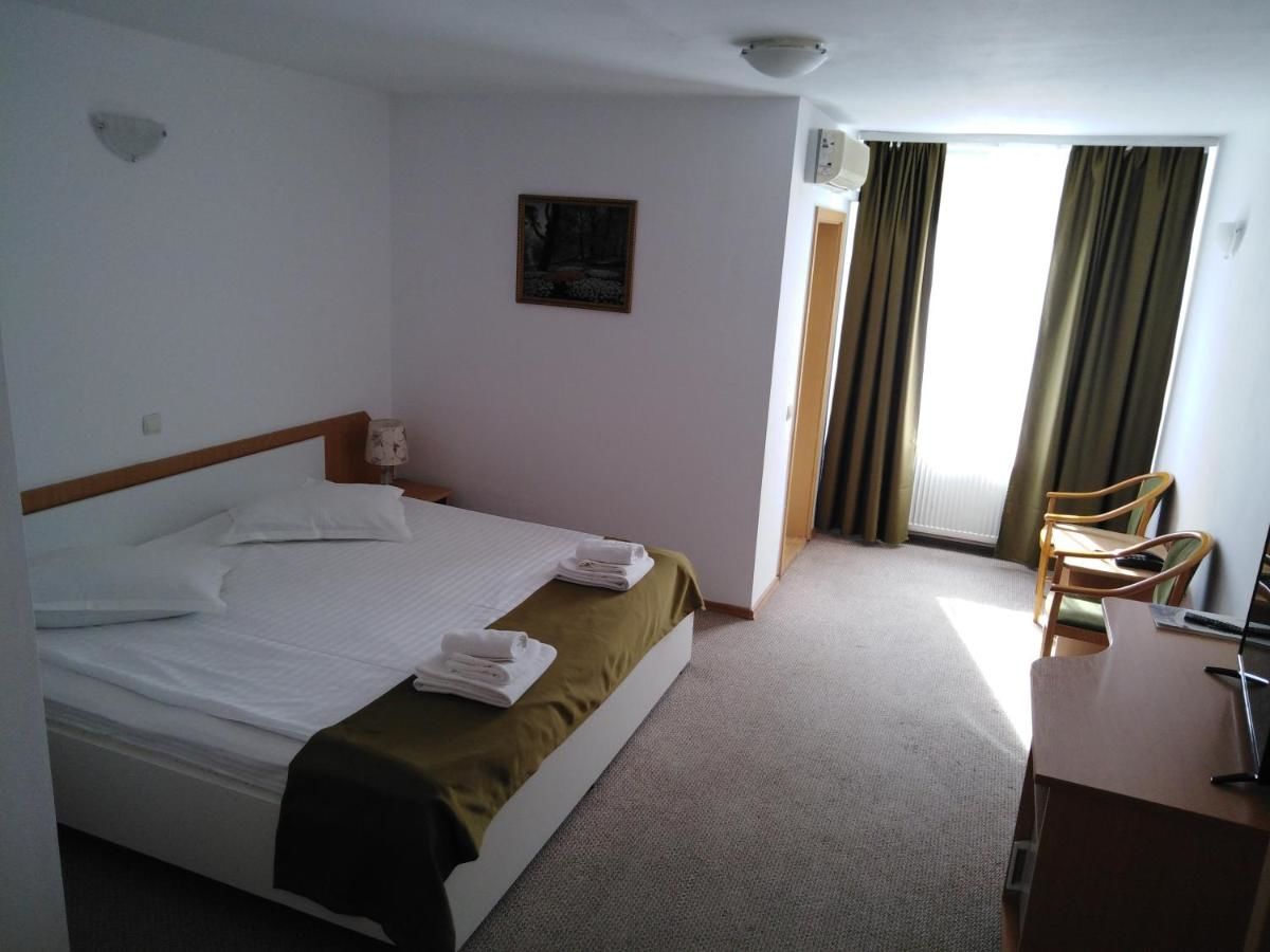 Отель Hotel Apollo - Central Сибиу