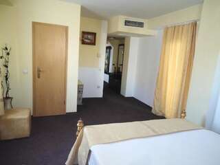 Отель Hotel Apollo - Central Сибиу Апартаменты-6